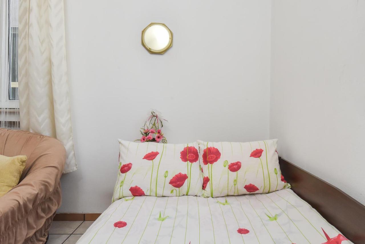 Historical Lion'S Bridge 1-Bedroom Apartment By Flat Mаnager Sofía Exterior foto